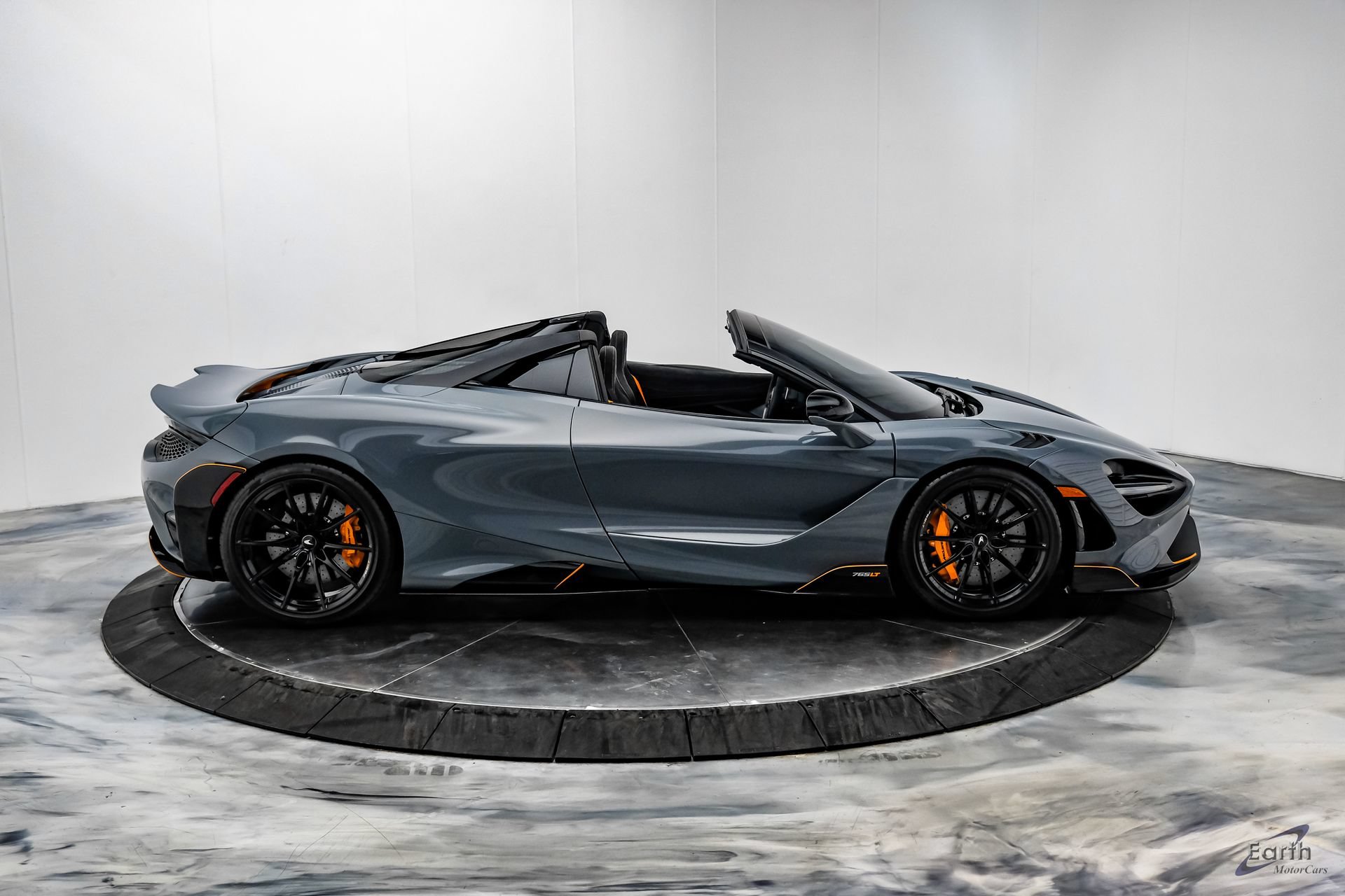 Used 2022 McLaren 765LT photo 28