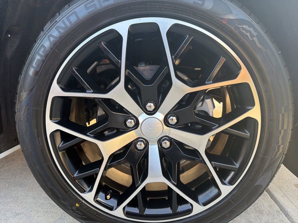 2022 Jeep Grand Cherokee Summit