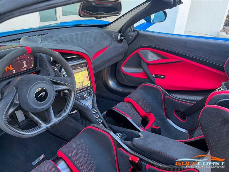 Used 2022 McLaren 765LT photo 16
