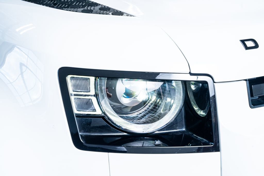 2023 Land Rover Defender 110 X-Dynamic SE