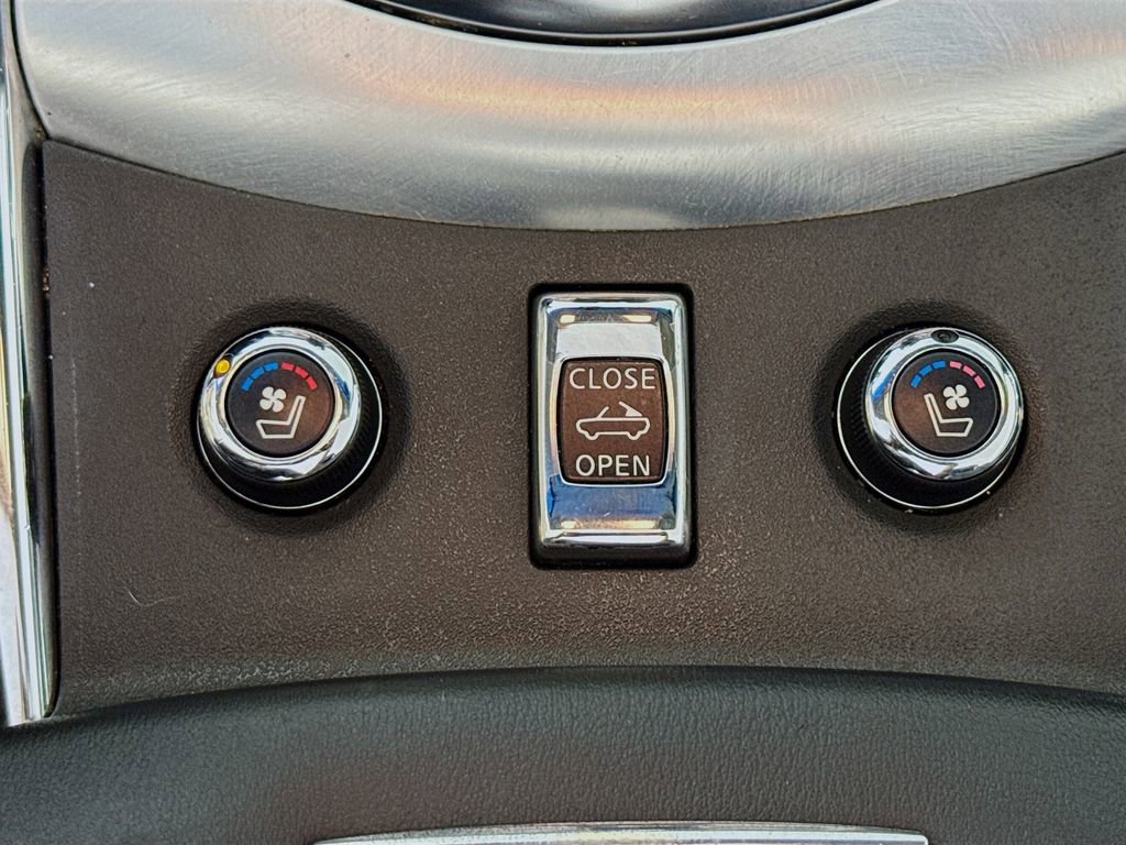 2014 INFINITI Q60 Convertible