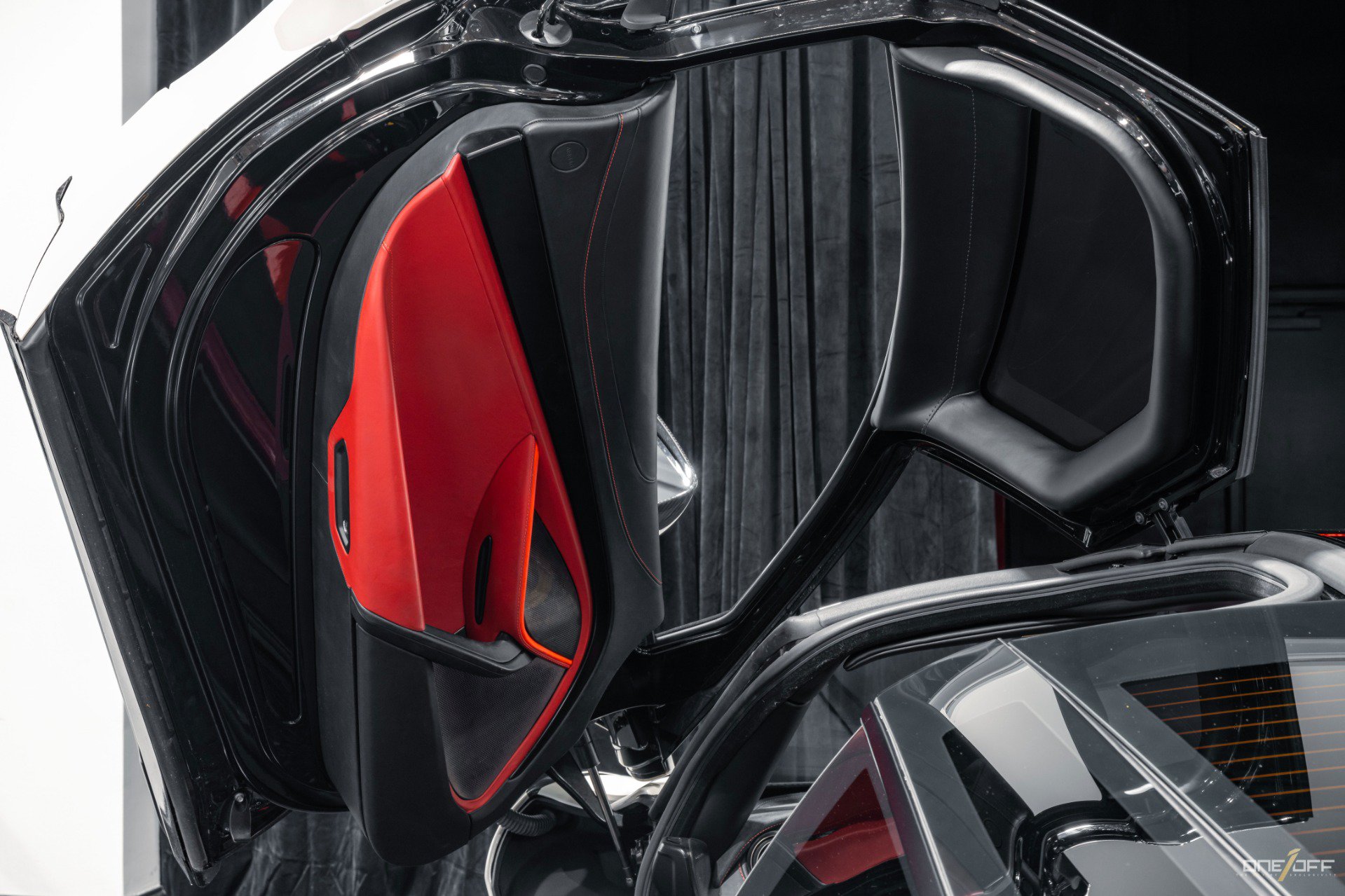 Used 2018 McLaren 720S Performance photo 21