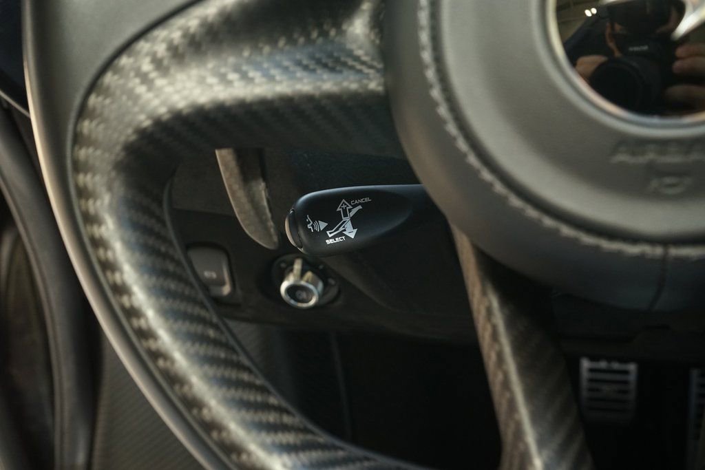 Used 2020 McLaren 720S Spider photo 32