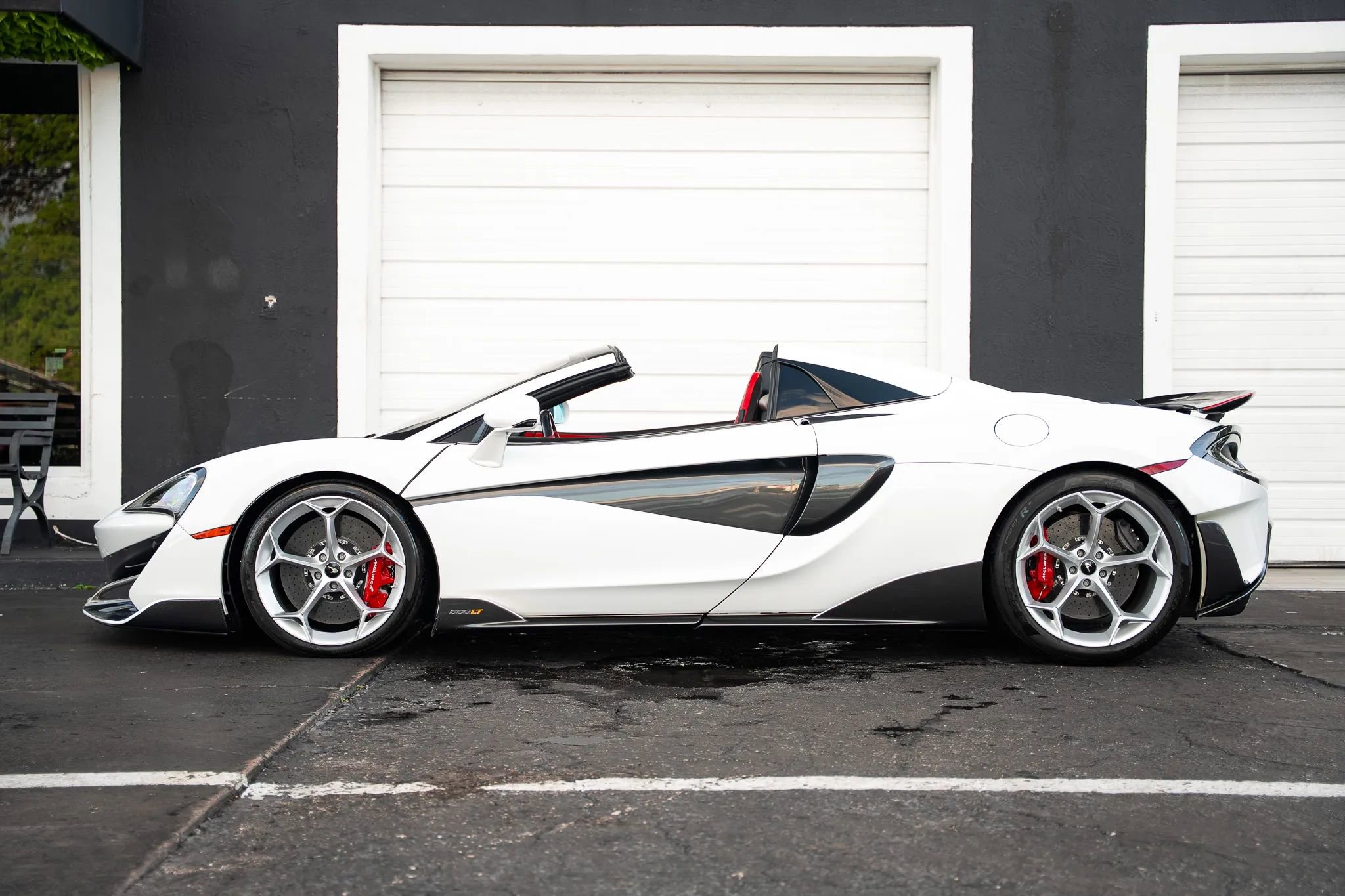 Used 2020 McLaren 600LT Spider photo 9