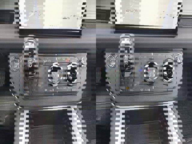 2025 Land Rover Defender 110 S