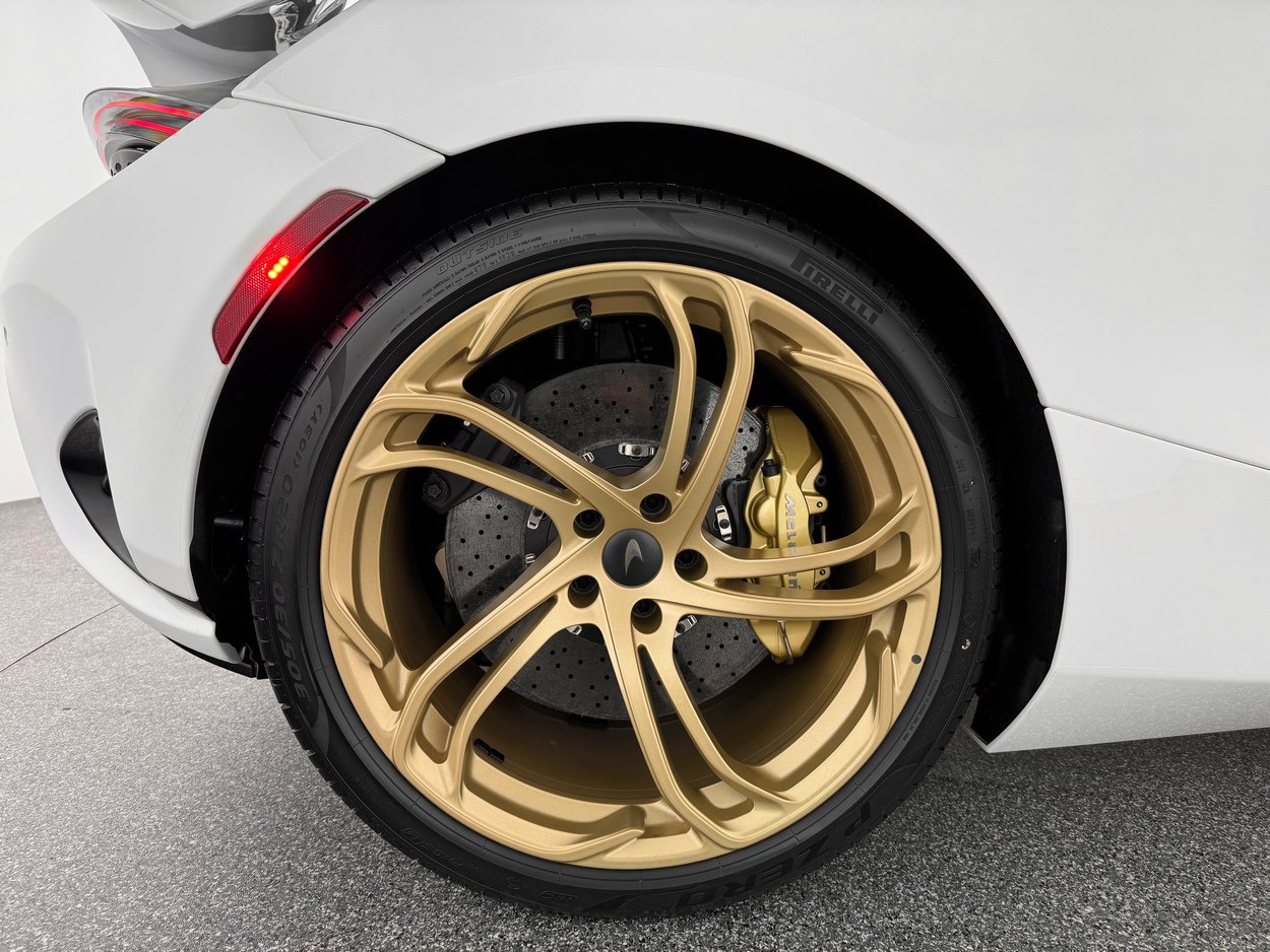 Used 2026 McLaren 750S photo 32