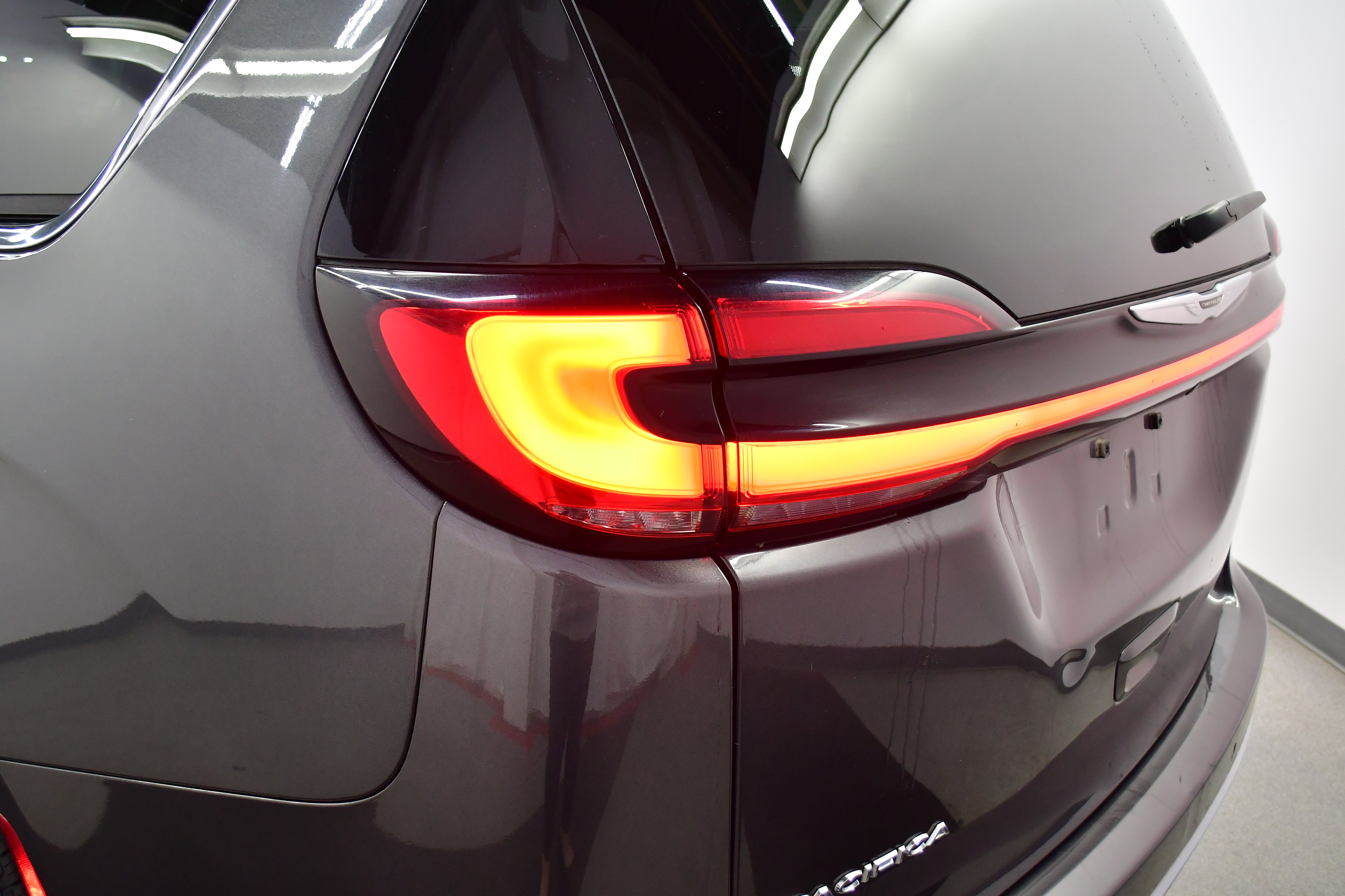 2023 Chrysler Pacifica Touring-L