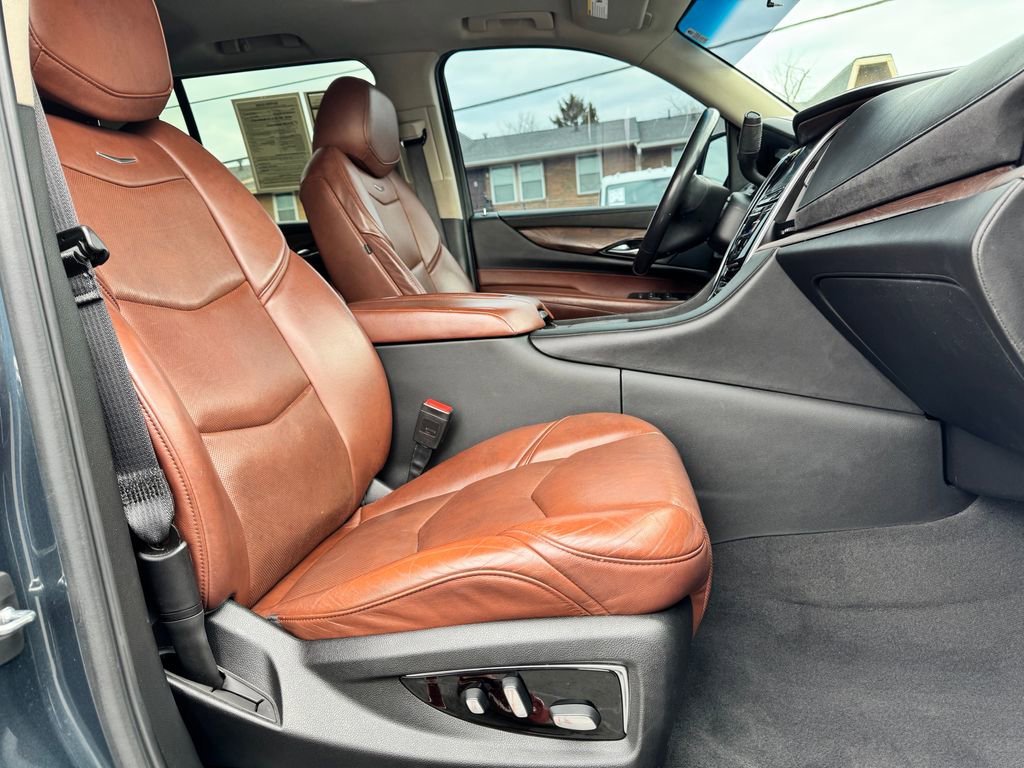 2019 Cadillac Escalade Luxury