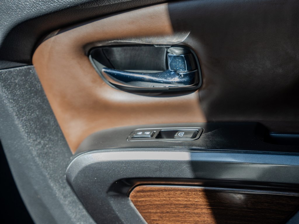 2017 Nissan Titan Platinum Reserve