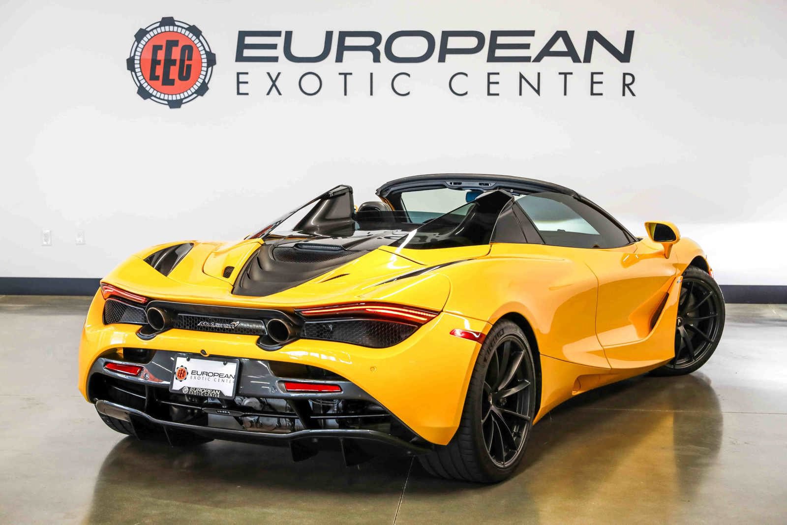 Used 2022 McLaren 720S Performance photo 14