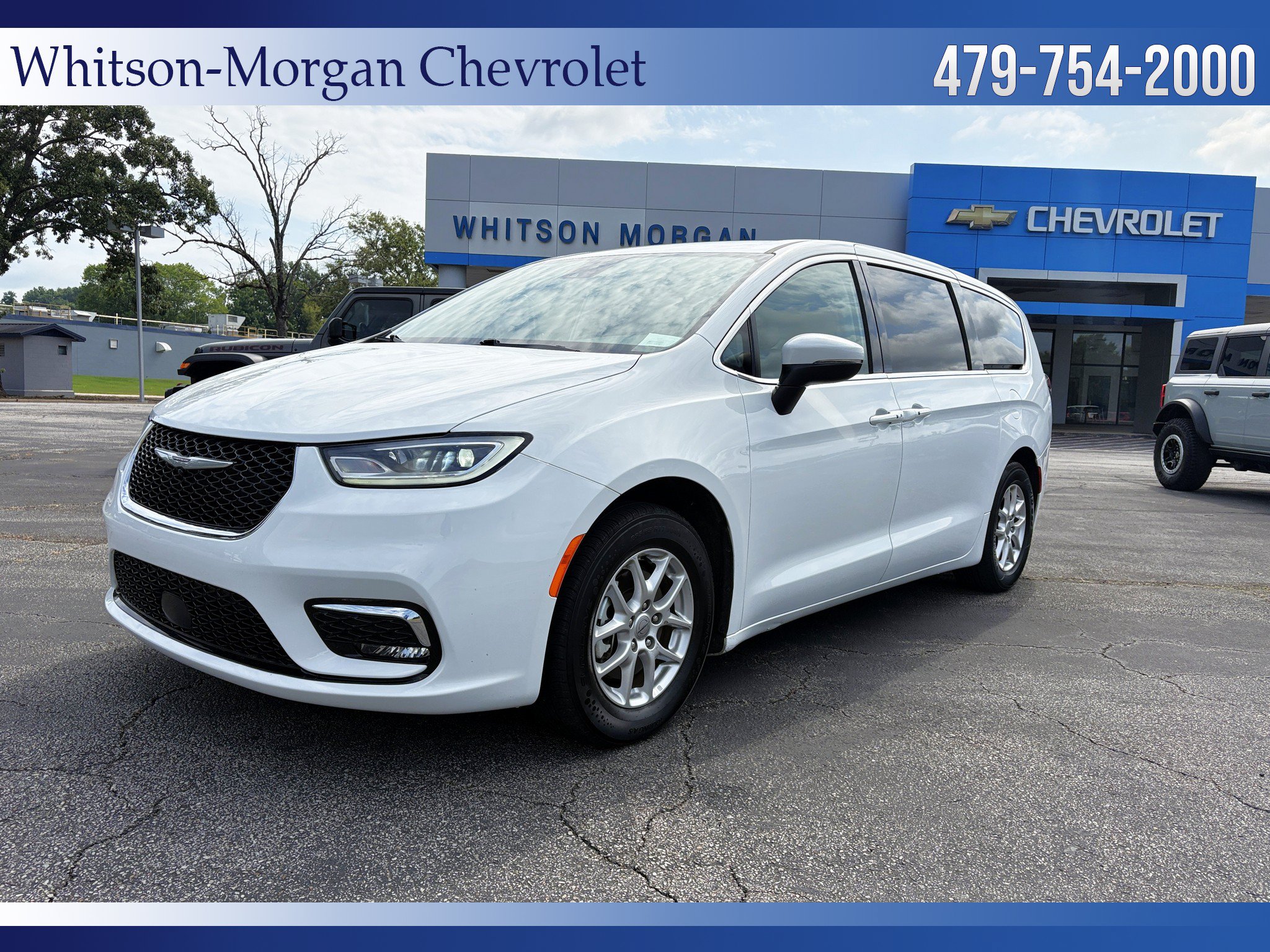 Used 2023 Chrysler Pacifica Touring-L
