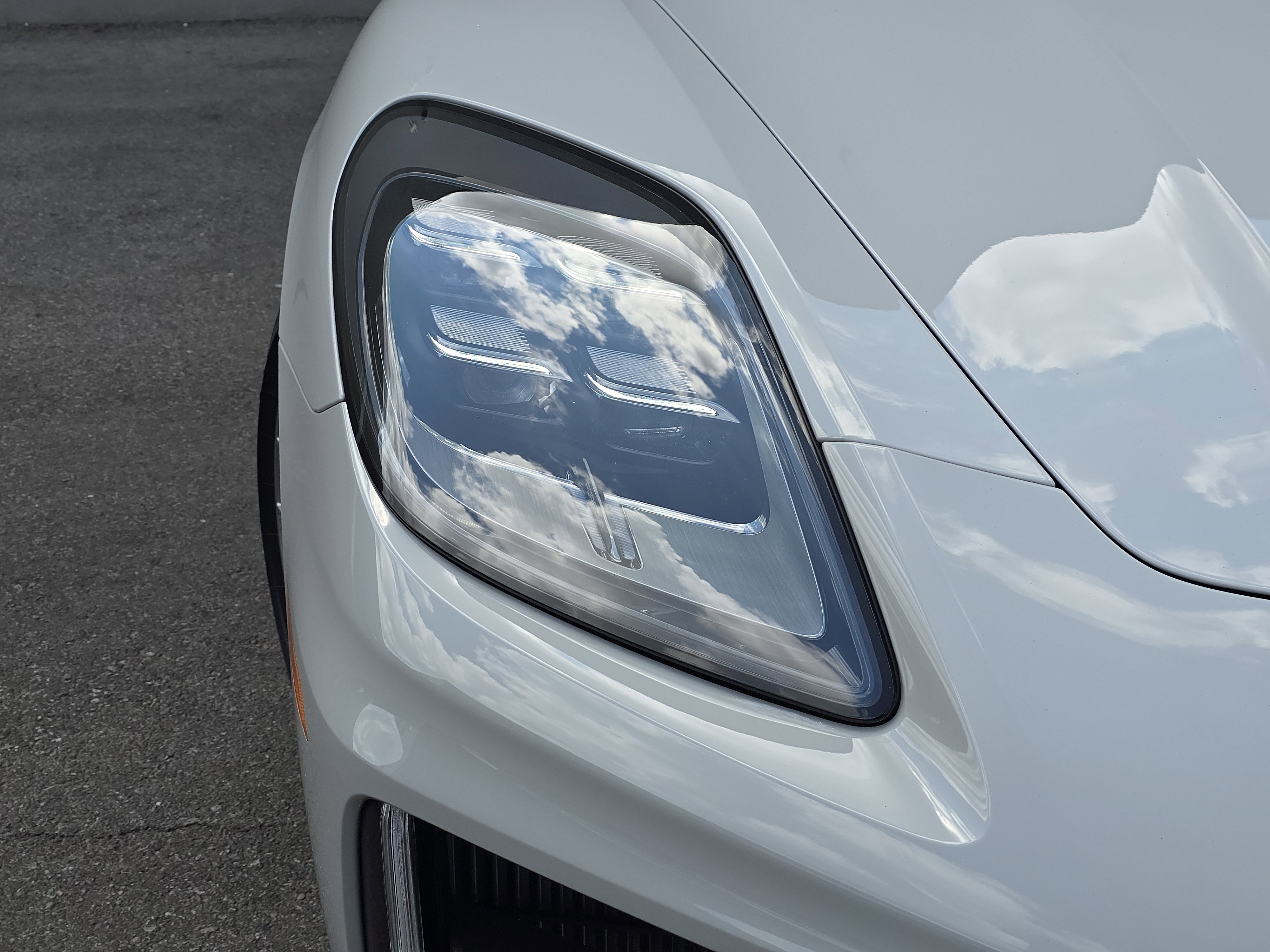 2025 Porsche Panamera 4