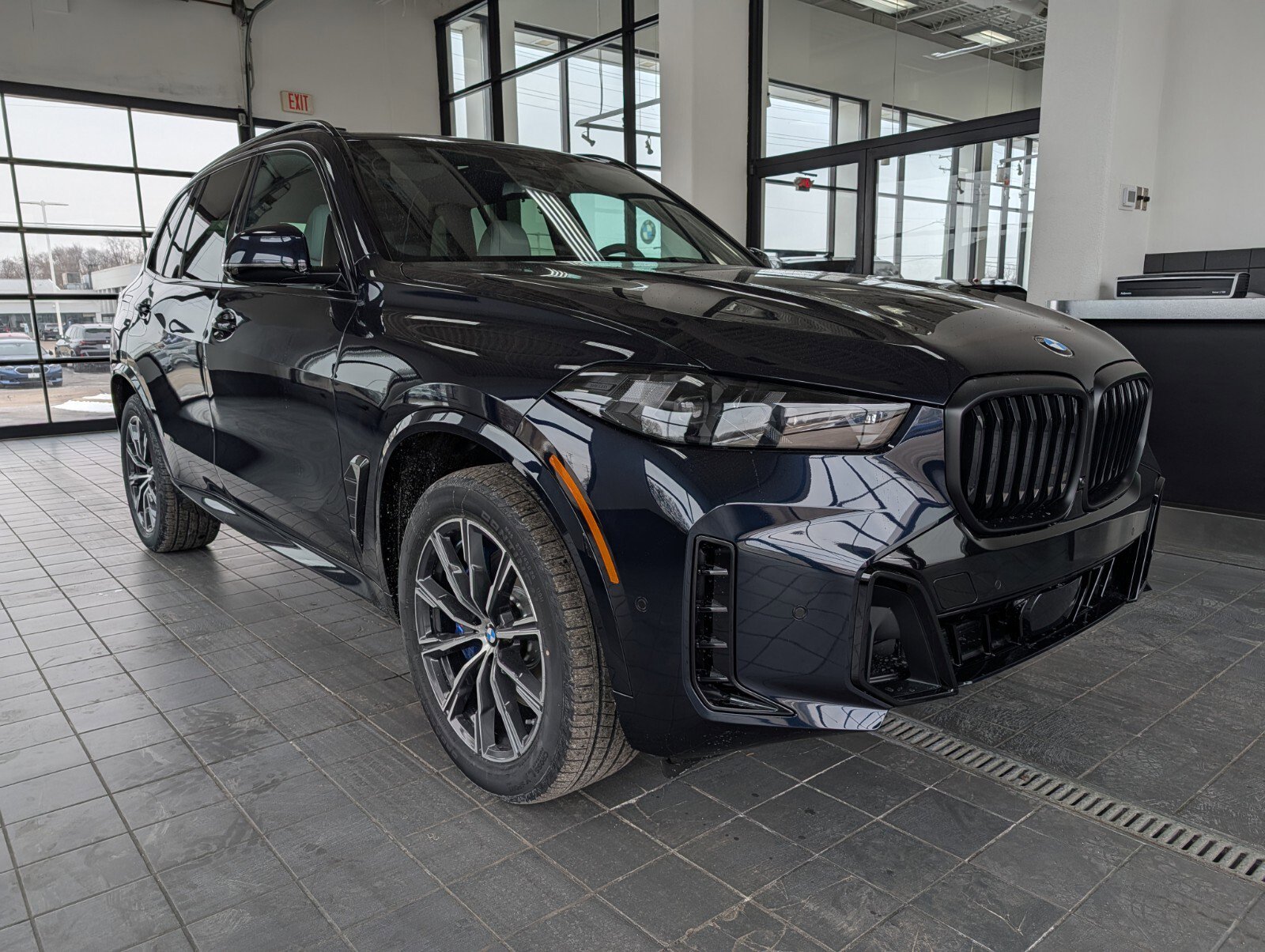New 2026 BMW X5 xDrive40i w/ M Sport Package