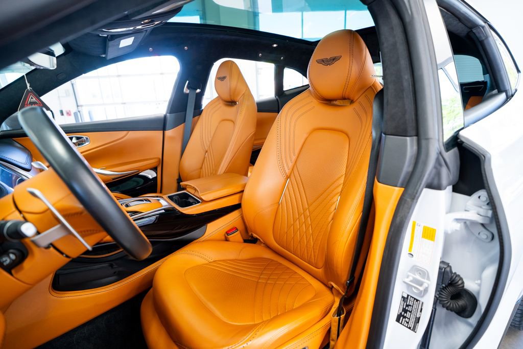 2021 Aston Martin DBX