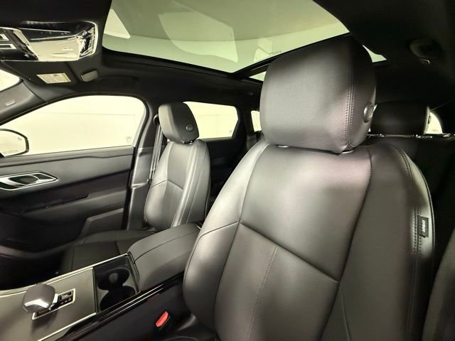 2026 Land Rover Range Rover Velar Dynamic SE