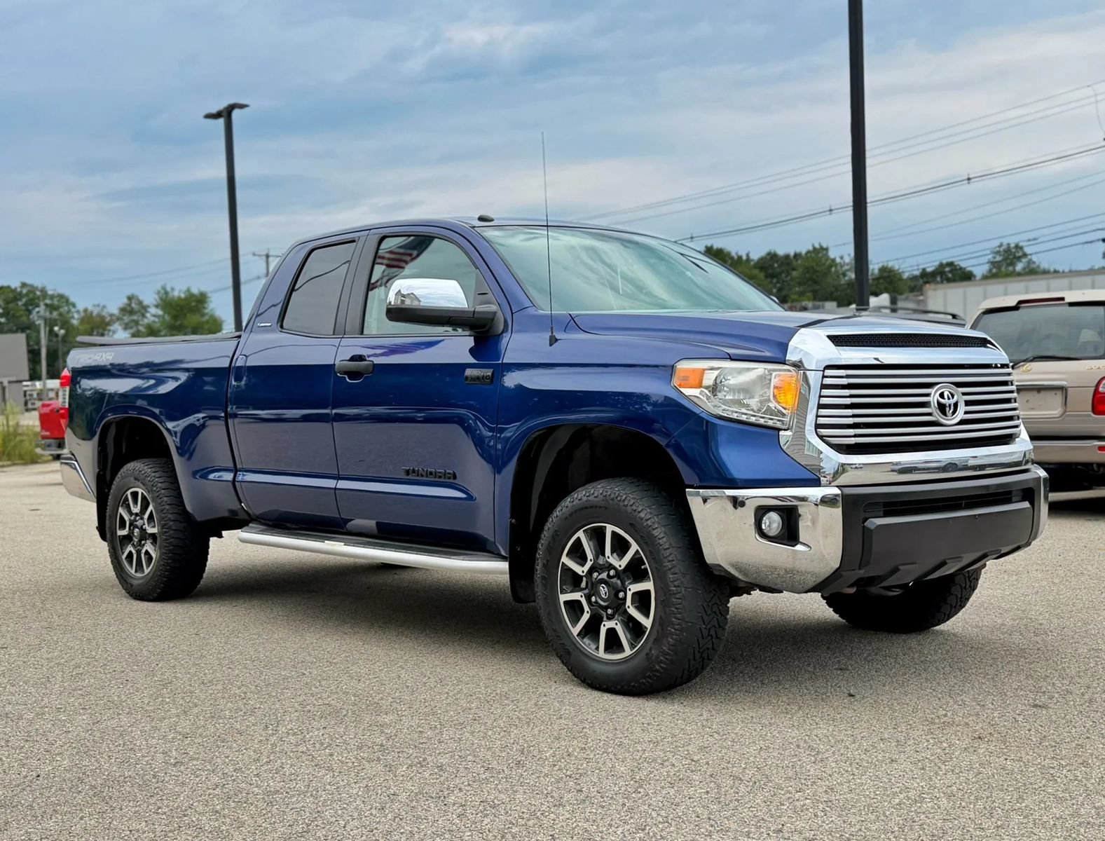 Used 2015 Toyota Tundra Limited w/ Limited Premium Package