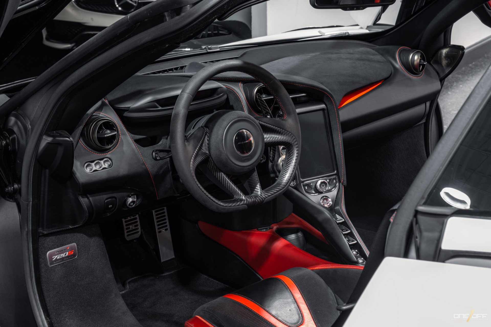 Used 2018 McLaren 720S Performance photo 24