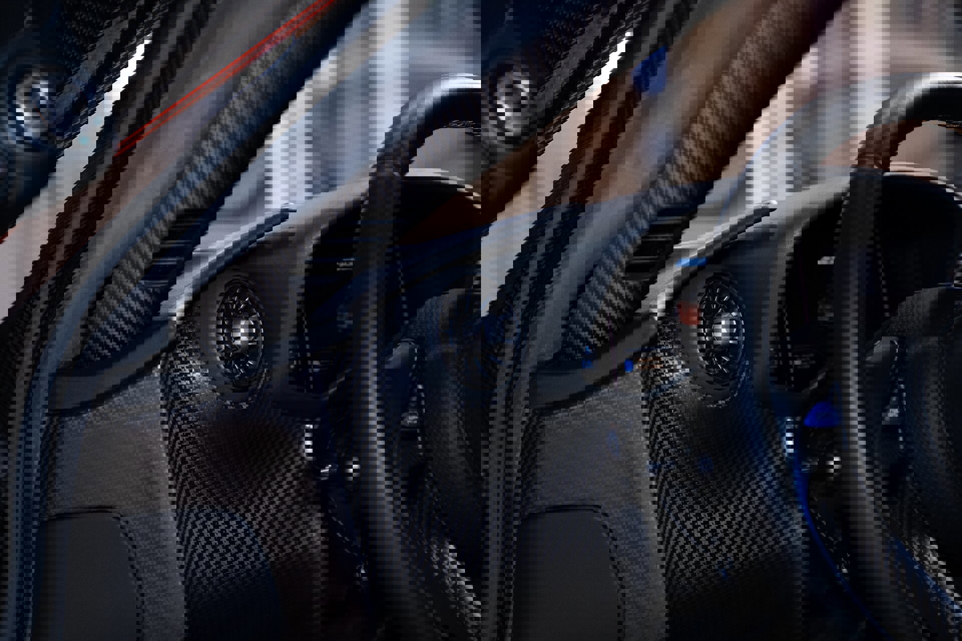 Used 2014 McLaren P1 photo 11