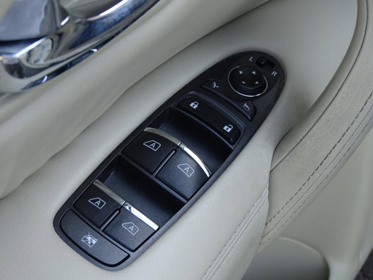 2017 INFINITI Qx80 2WD