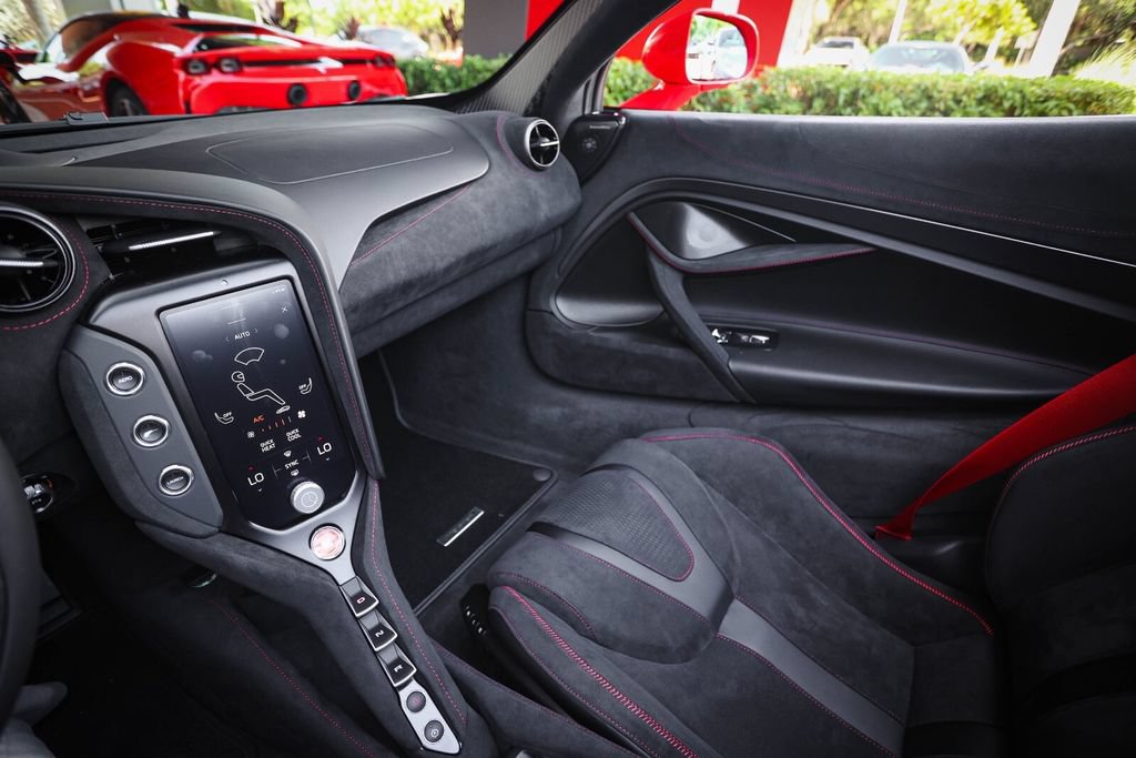 Used 2027 McLaren 750S Spider photo 27