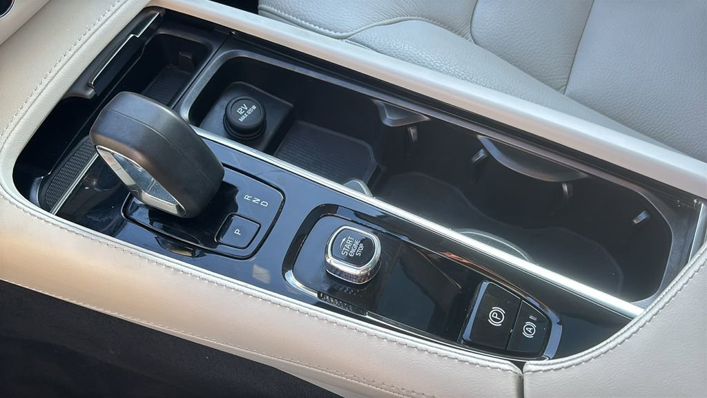 2023 Volvo Xc90 B5 Core