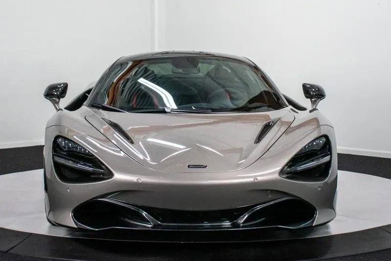 Used 2018 McLaren 720S photo 2