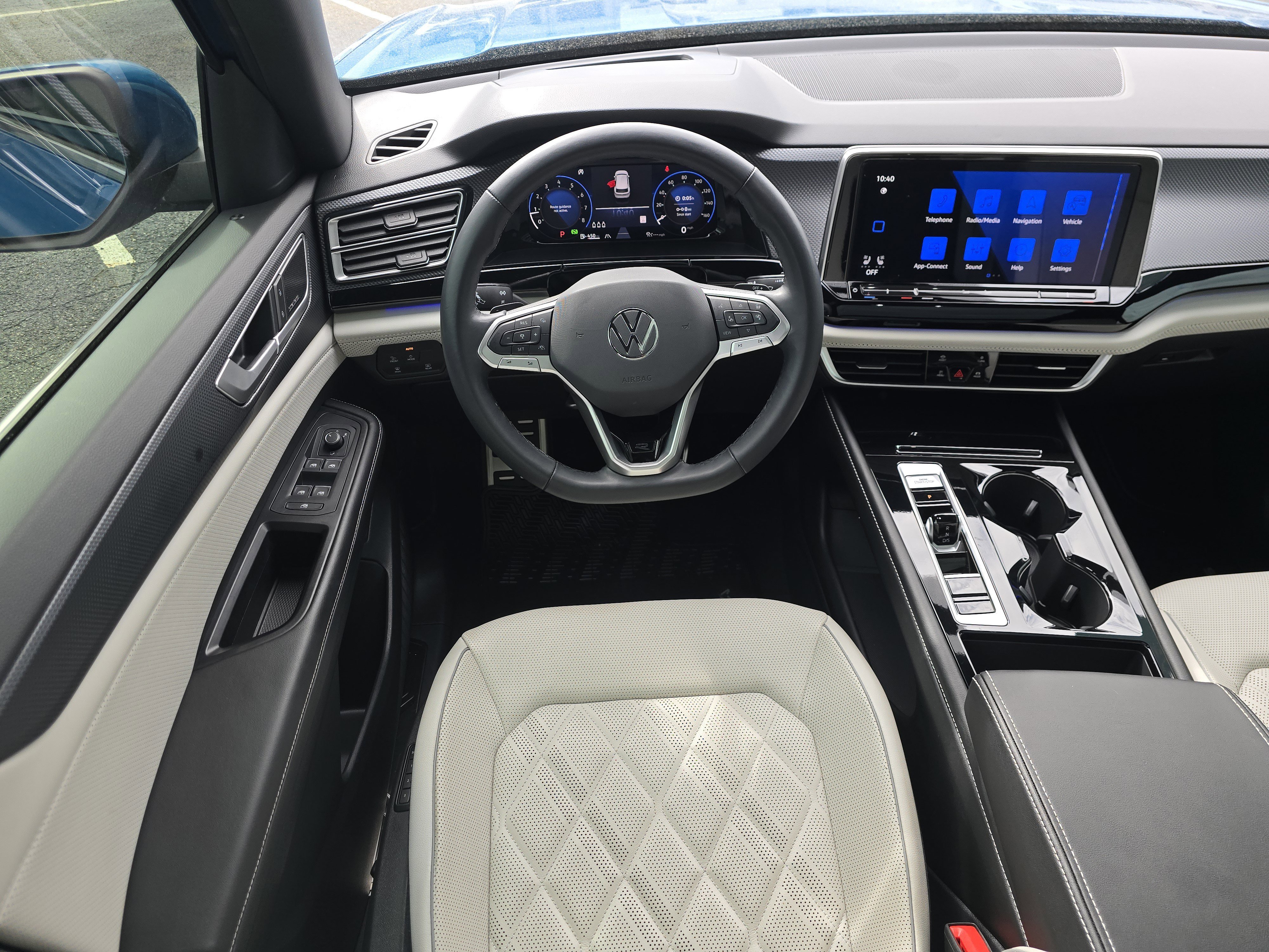 2024 Volkswagen Atlas Cross Sport SEL Premium R-Line