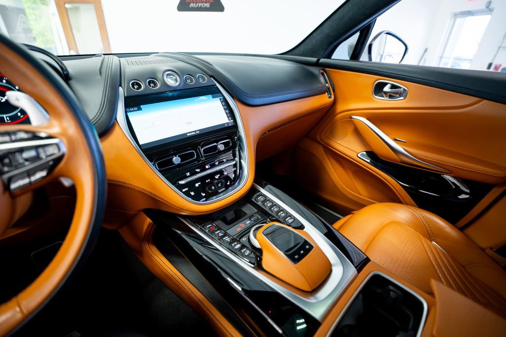 2021 Aston Martin DBX