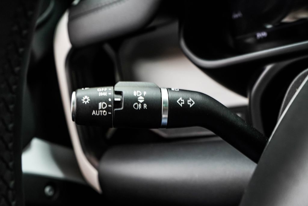 2025 Land Rover Defender 110 S