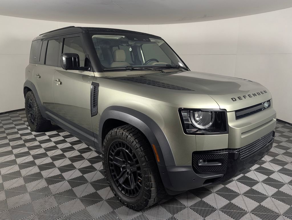 2022 Land Rover Defender 110 SE