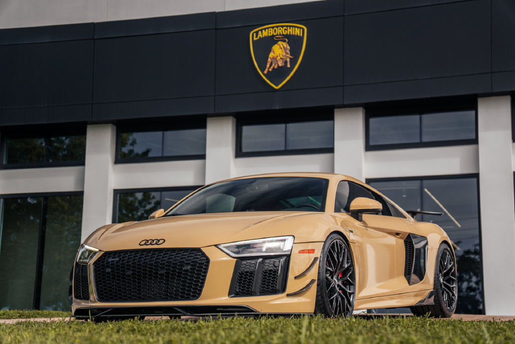 Used 2017 Audi R8 V10 w/ Carbon Exterior Package