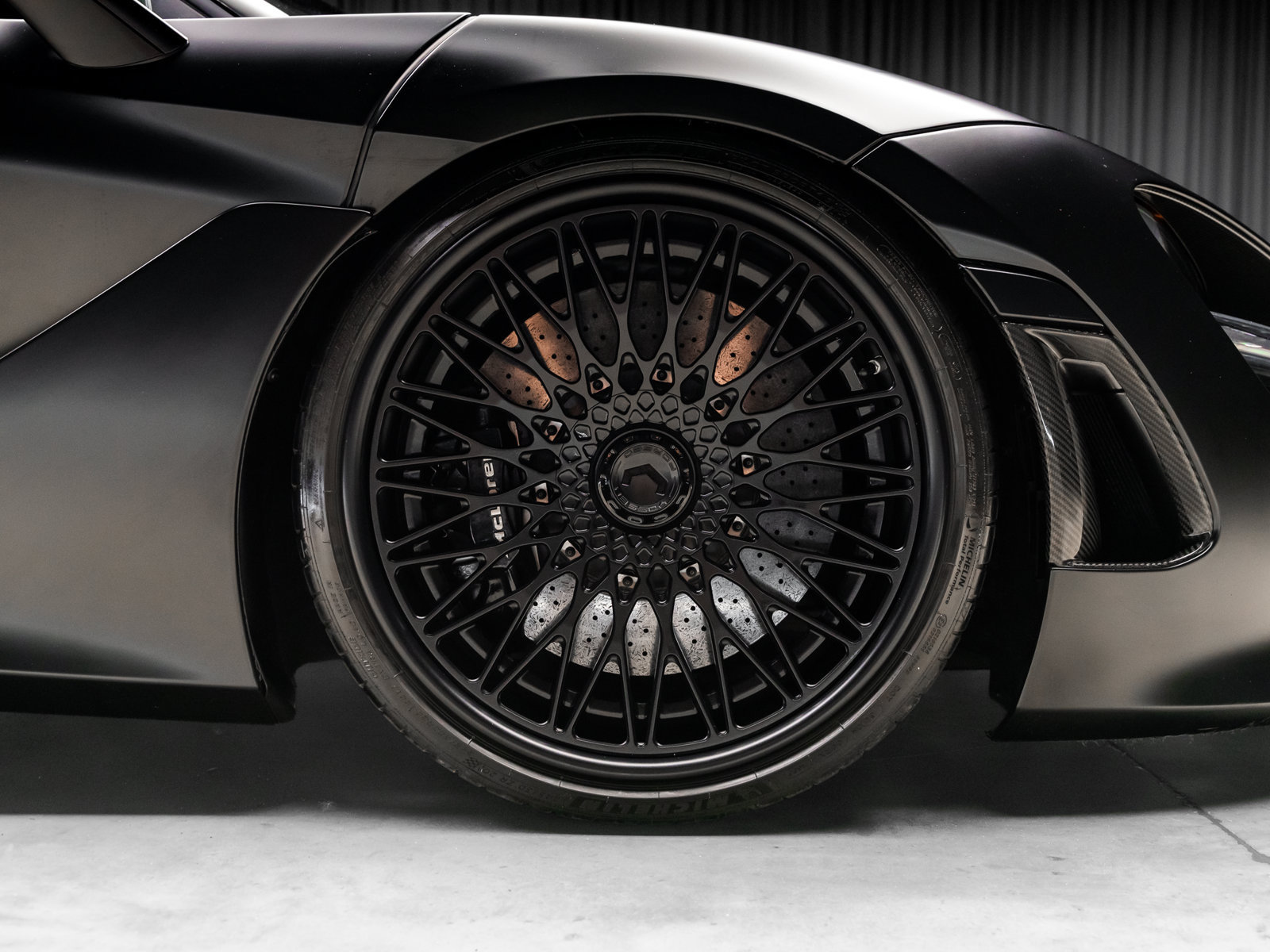 Used 2018 McLaren 720S photo 32
