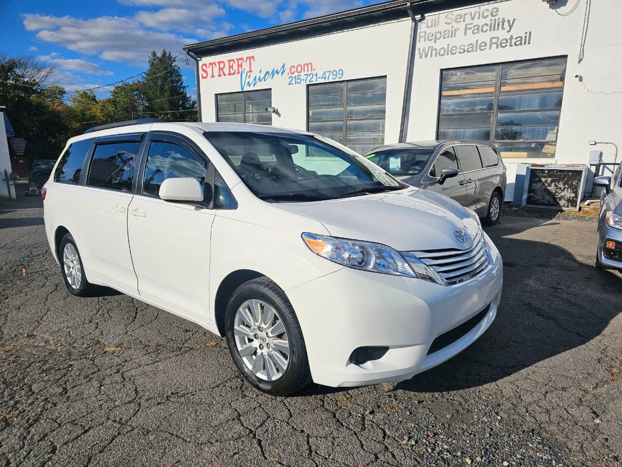2017 Toyota Sienna LE 7-Passenger
