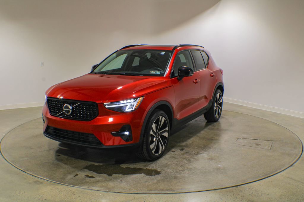 Used 2024 Volvo XC40 B5 Plus w/ Climate Package