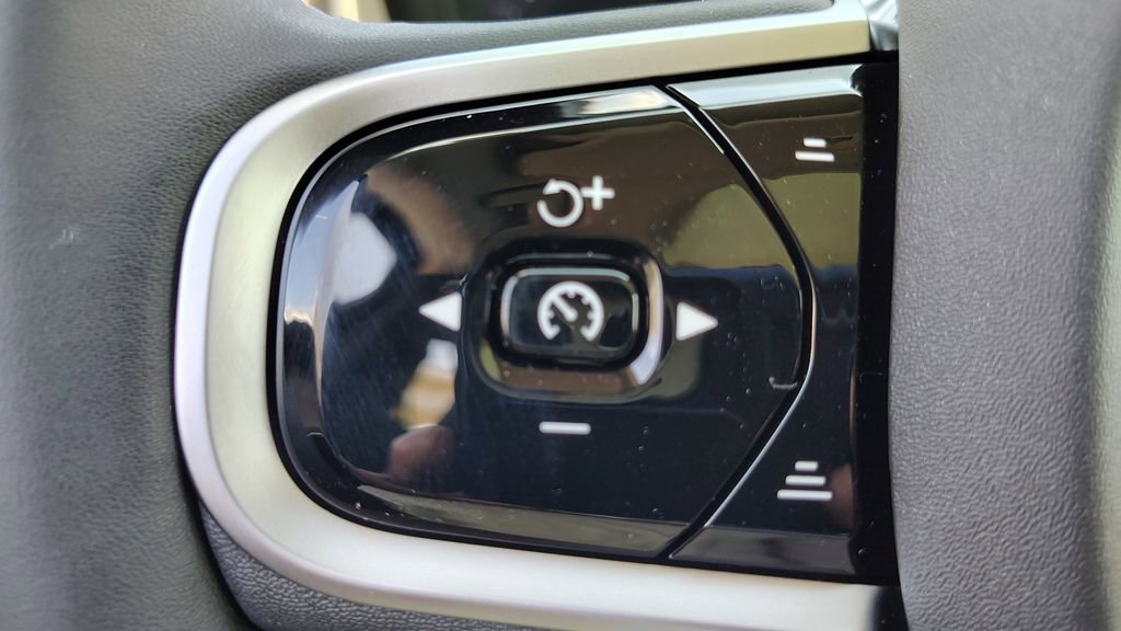 2026 Volvo Xc90 B6 Plus