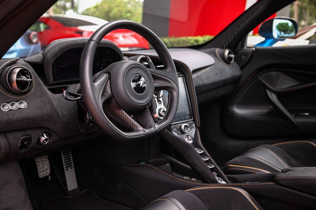 Used 2022 McLaren 720S Performance photo 38