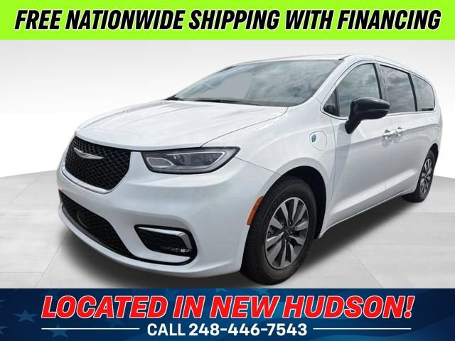 Used 2024 Chrysler Pacifica Limited