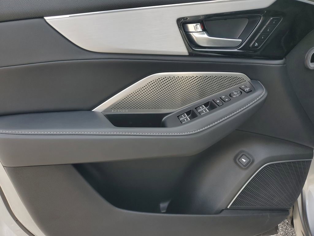 2023 Acura MDX FWD w/ Technology Package