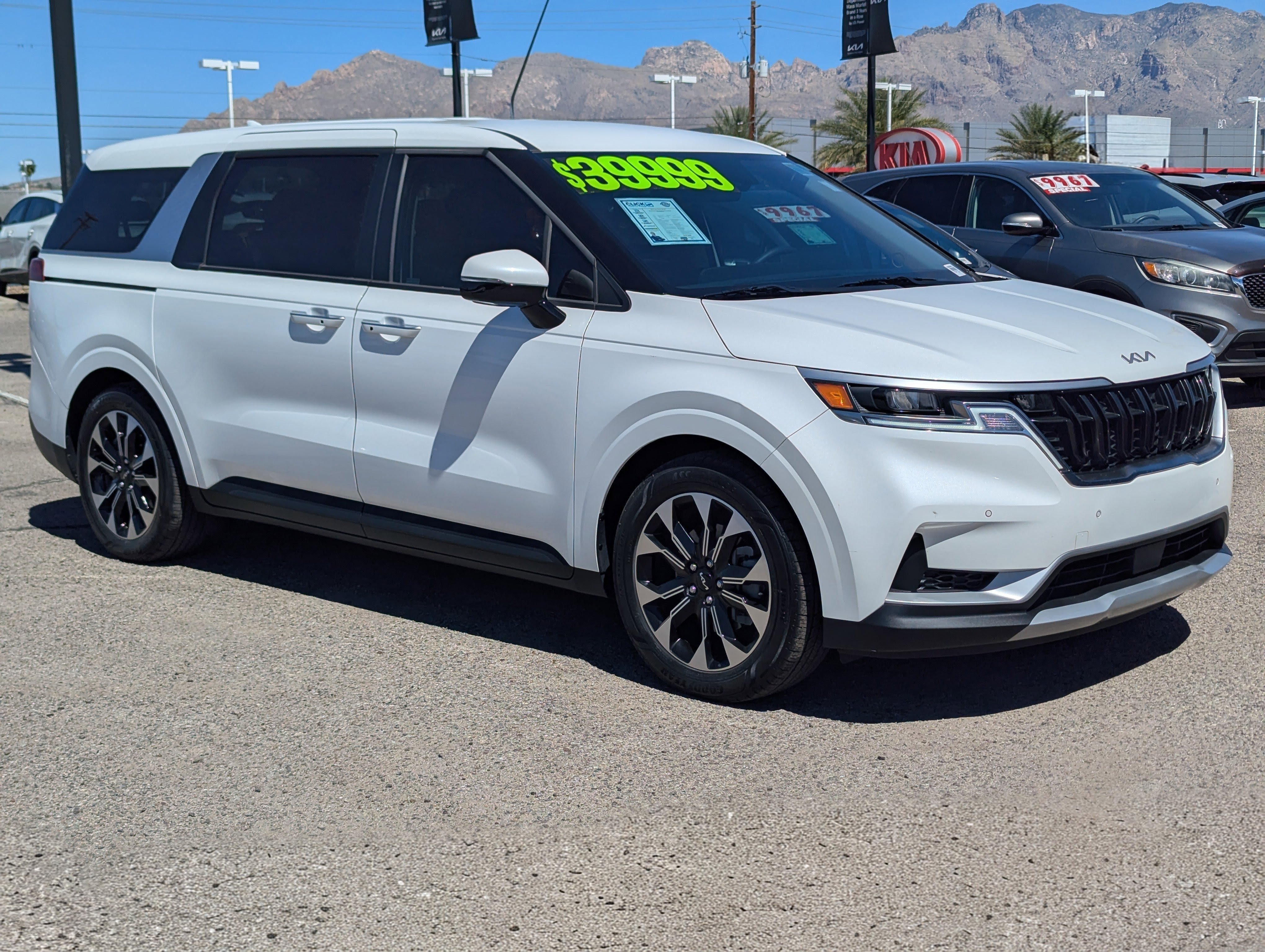 Used 2024 Kia Carnival EX