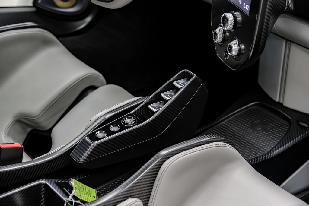 Used 2019 McLaren Senna photo 26