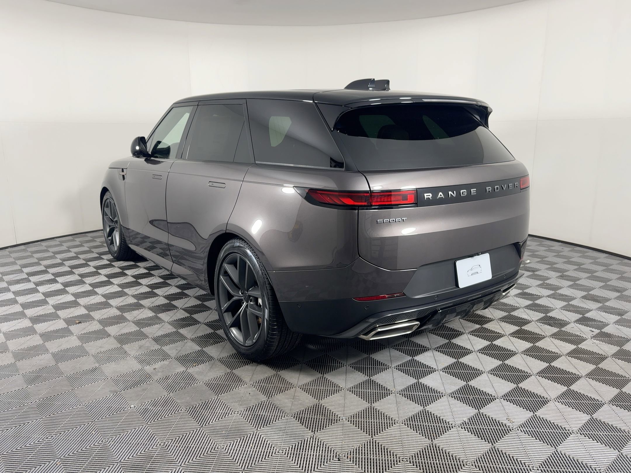 2026 Land Rover Range Rover Sport SE