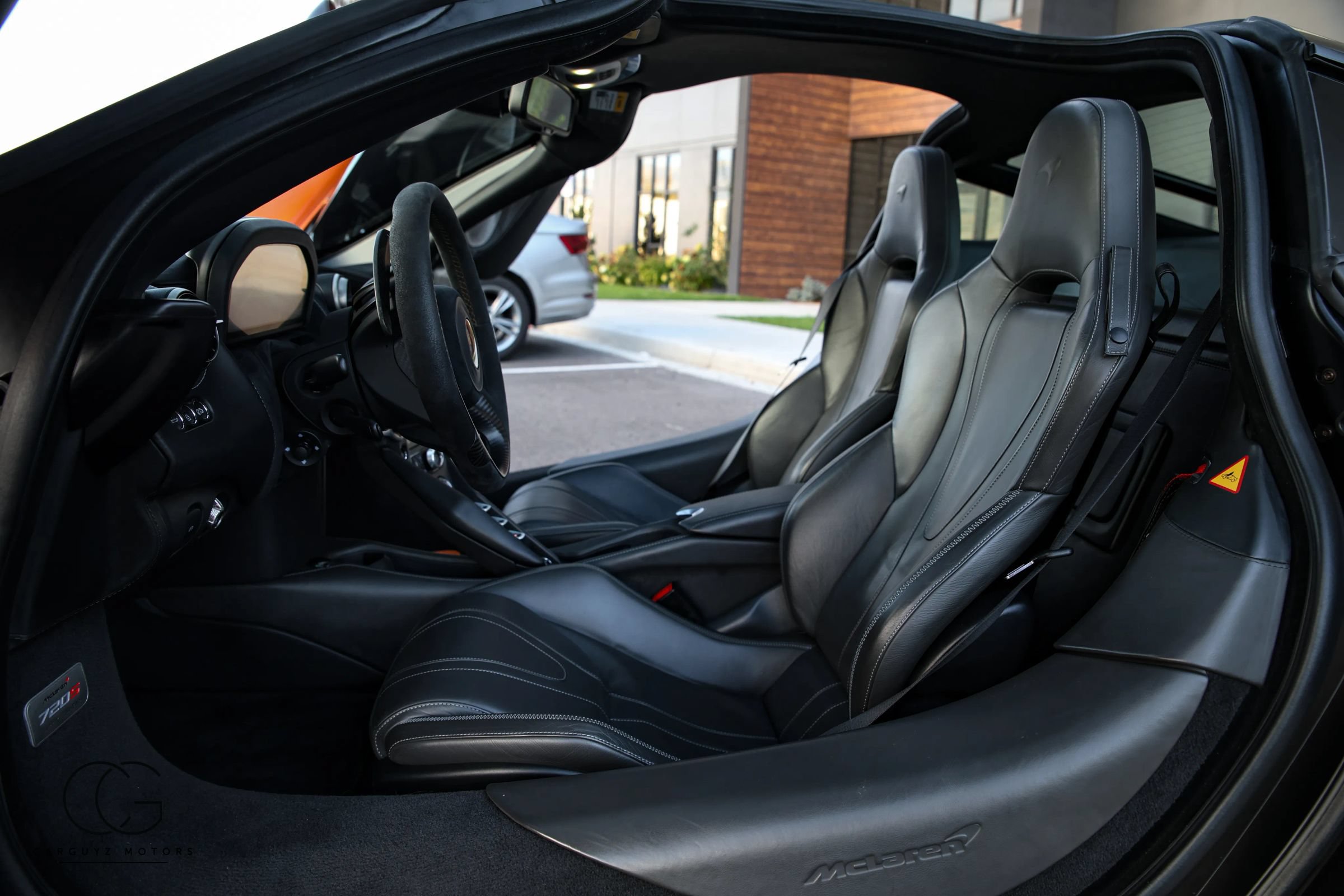 Used 2018 McLaren 720S photo 23