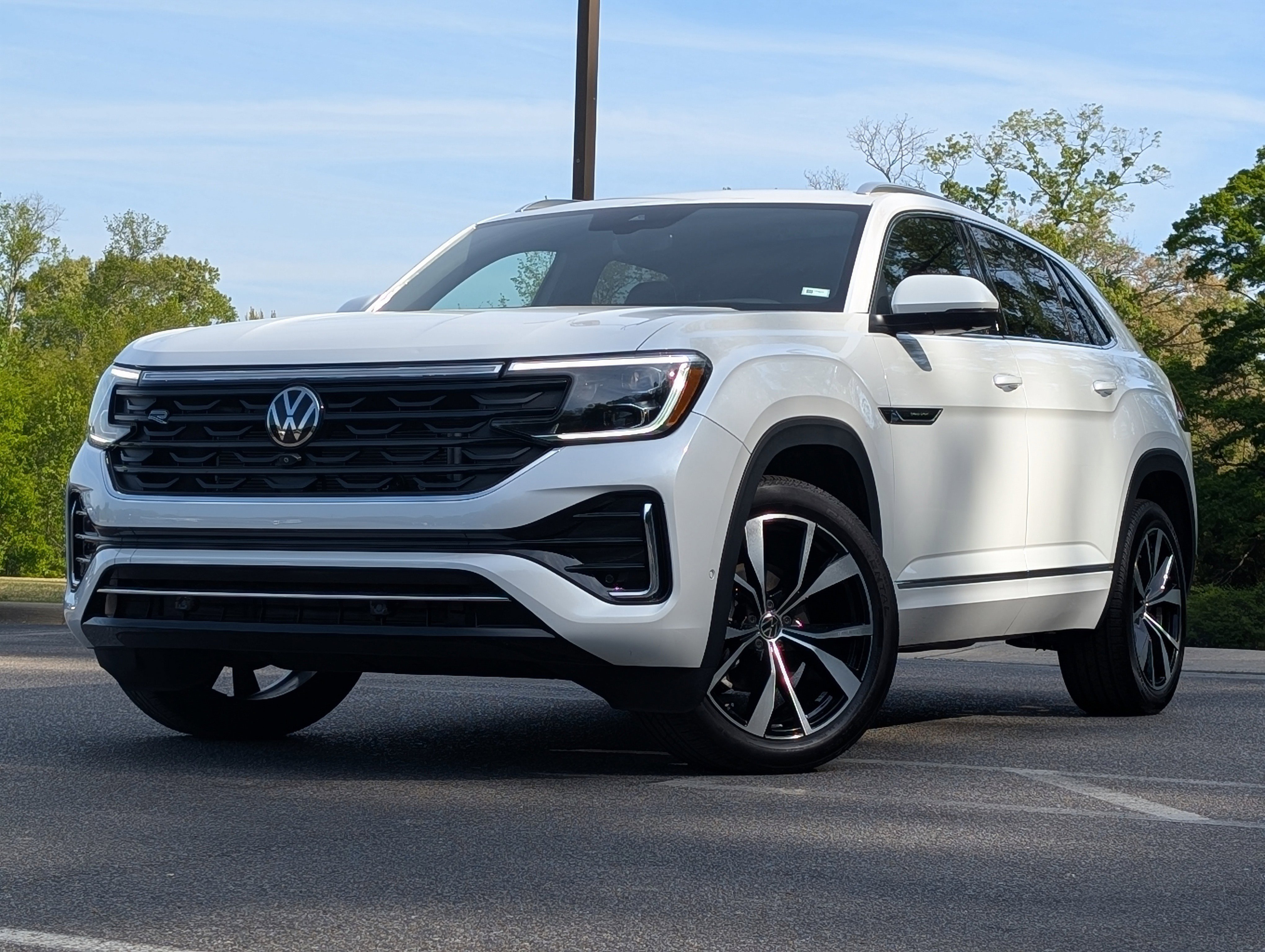 2024 Volkswagen Atlas Cross Sport SEL Premium R-Line