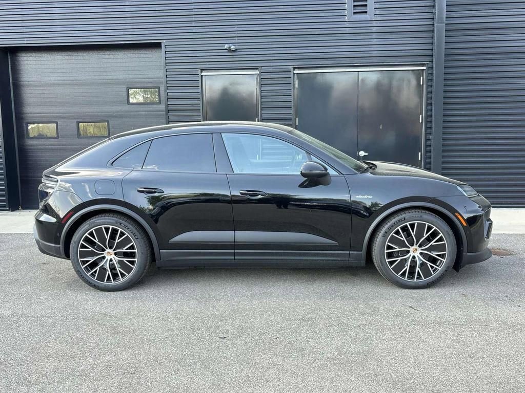 2025 Porsche Macan Electric