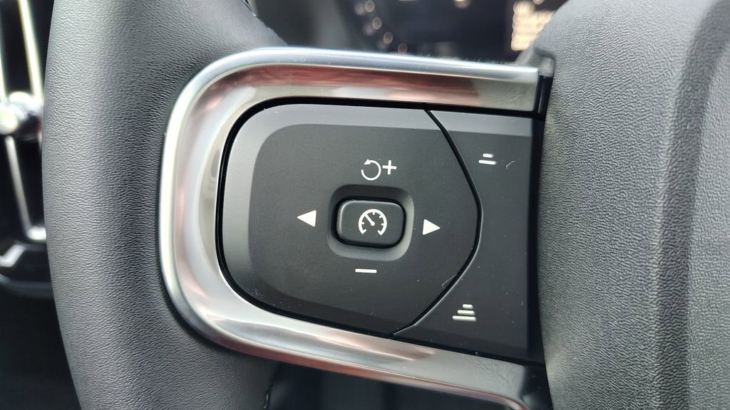 2026 Volvo Xc40 B5 Ultra