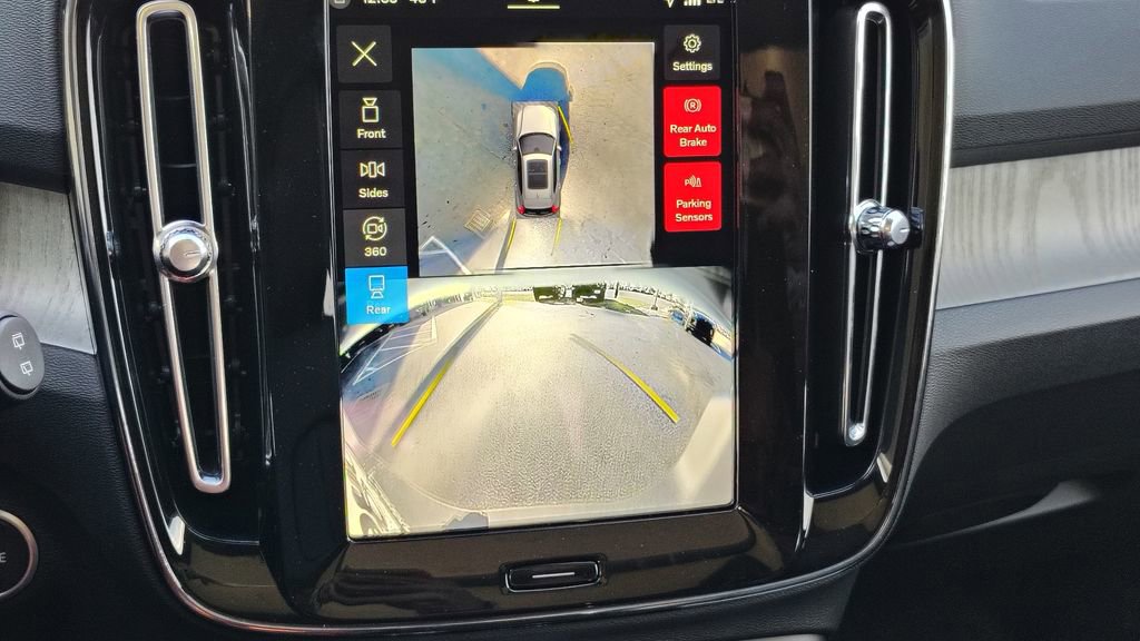 2026 Volvo Xc40 B5 Plus