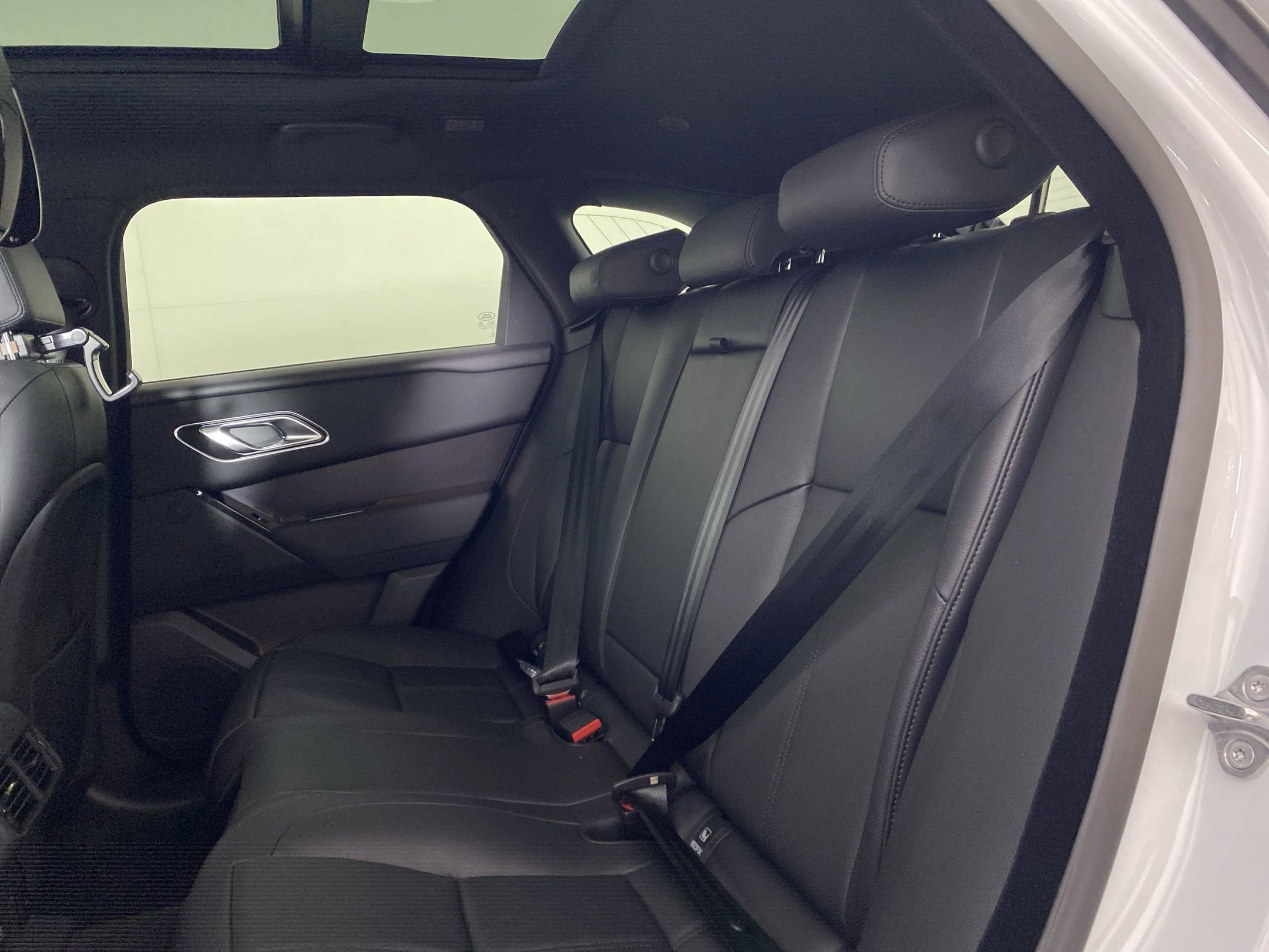 2026 Land Rover Range Rover Velar Dynamic SE