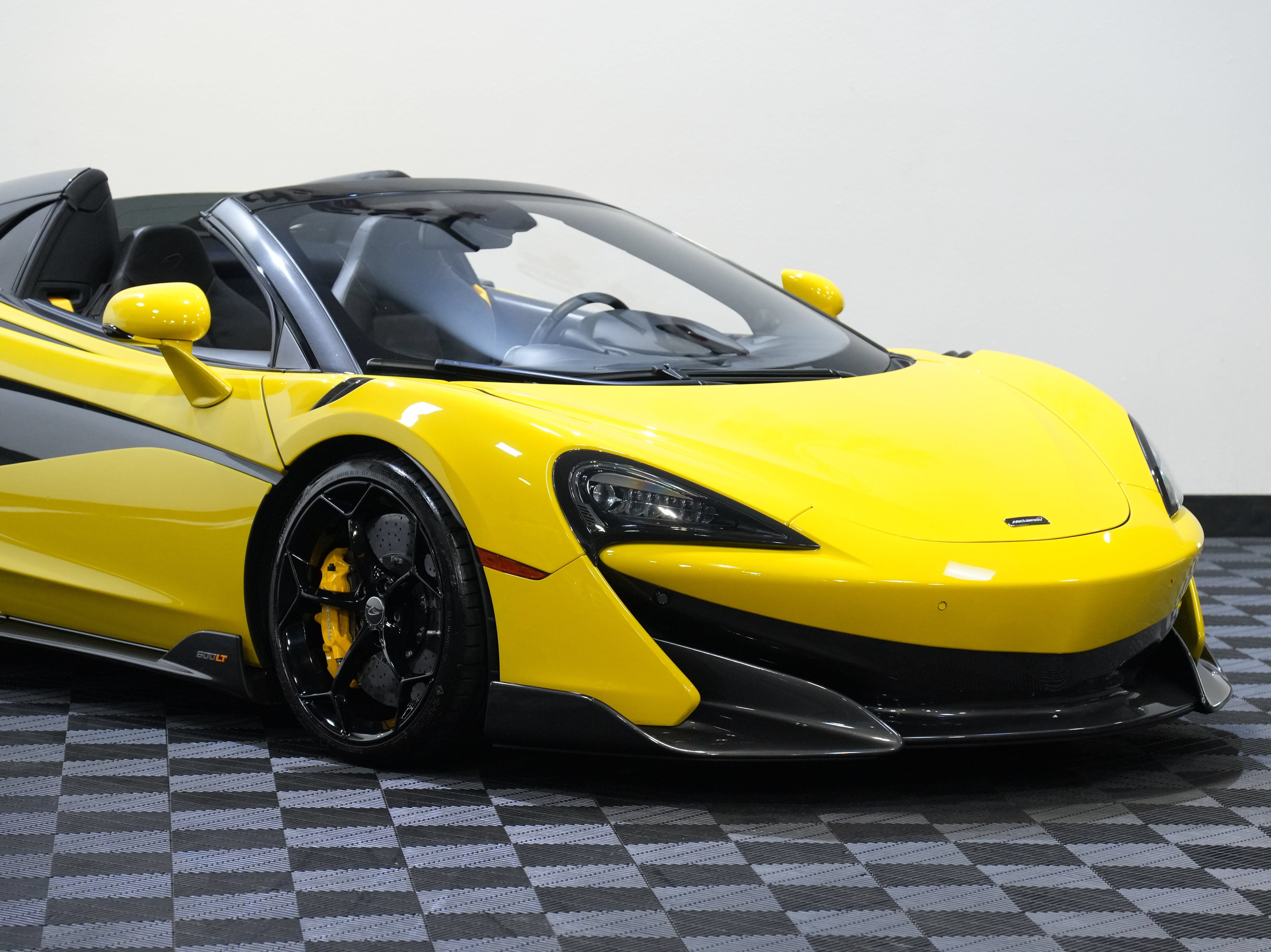 Used 2020 McLaren 600LT Spider photo 9