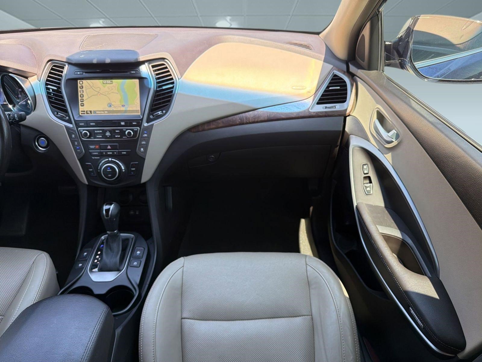 2017 Hyundai Santa Fe SE