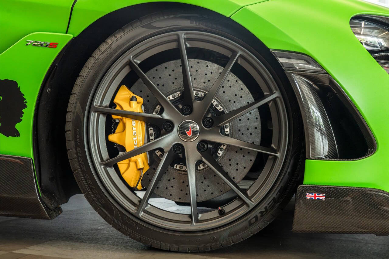 Used 2018 McLaren 720S Performance photo 33